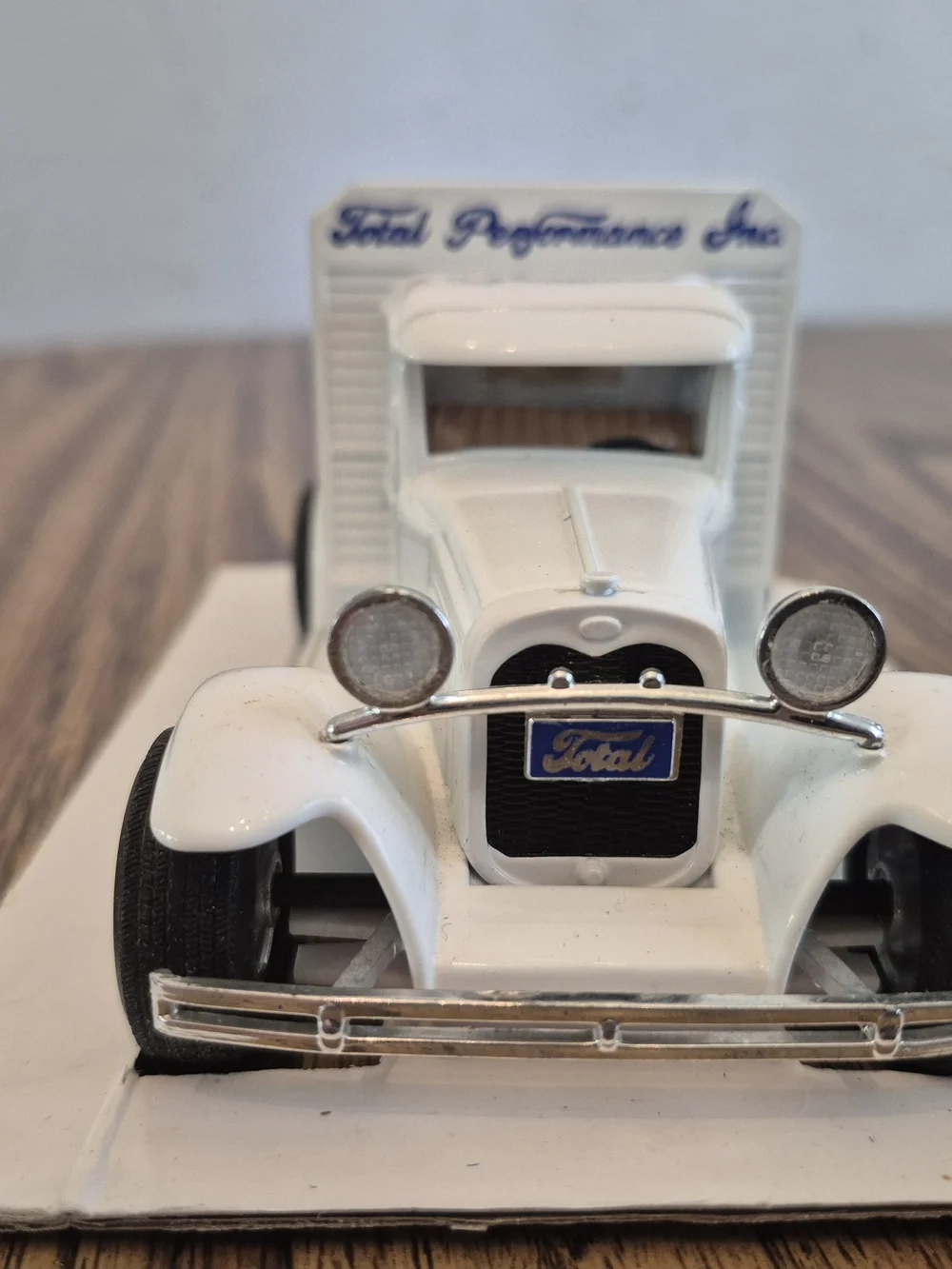 Ford White 1931 Pickup Die-Cast Toy Truck